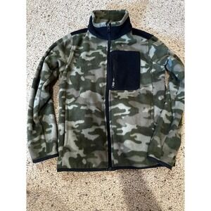 Boys camo Amazon essentials medium fleece
